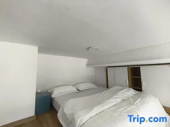 Standard Double Duplex room (full double bed)