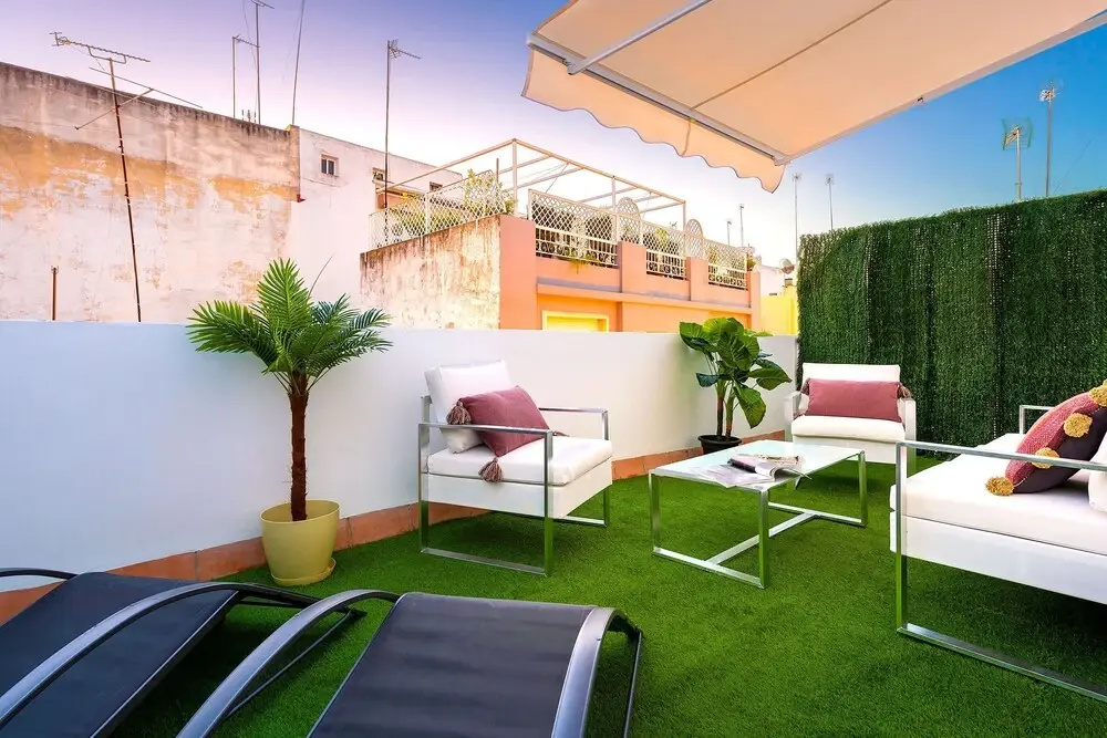 Private Terrace 5 min Walk to Cathedral 2Bd Apartment Galera II