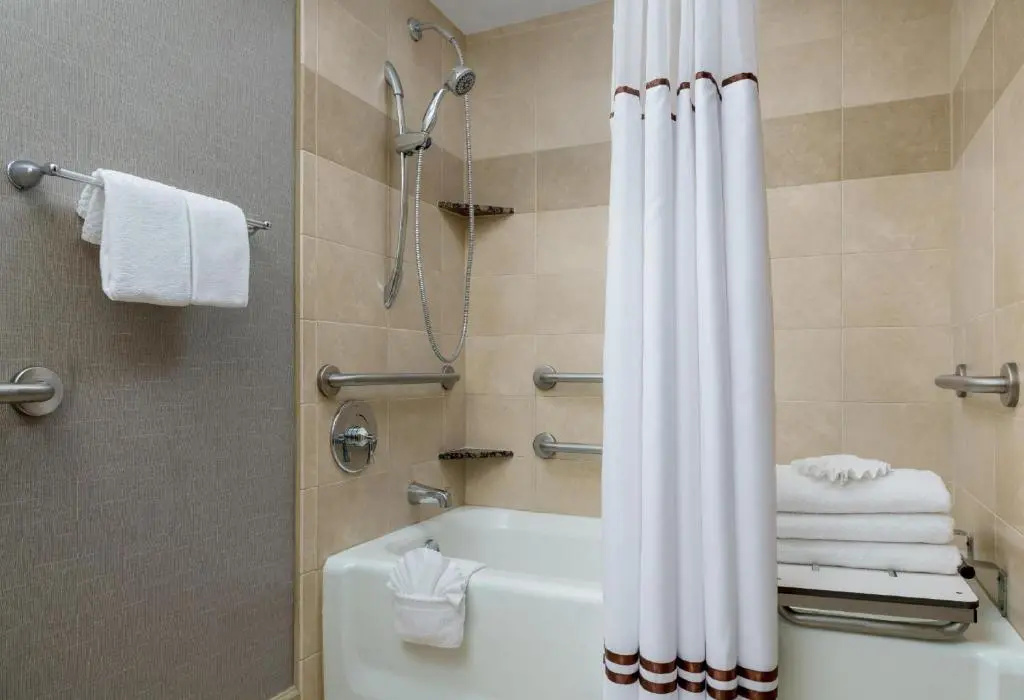 Hilton Charlotte University Place - Chambres