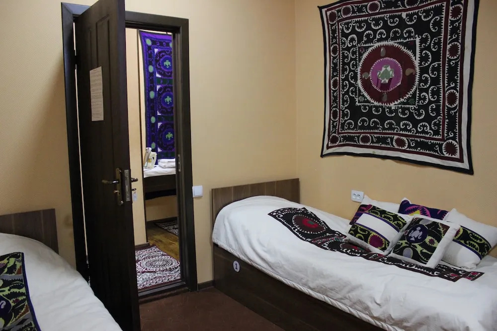 Кровать в общем номере в National Hostel