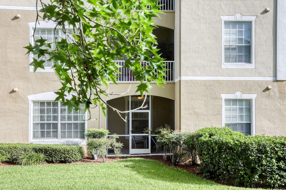 Resort Condo Near Disney With Pool, hot Tub, Tennis, Central AC, & Washer/dryer