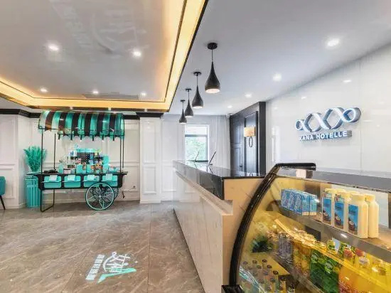 Food & Beverage