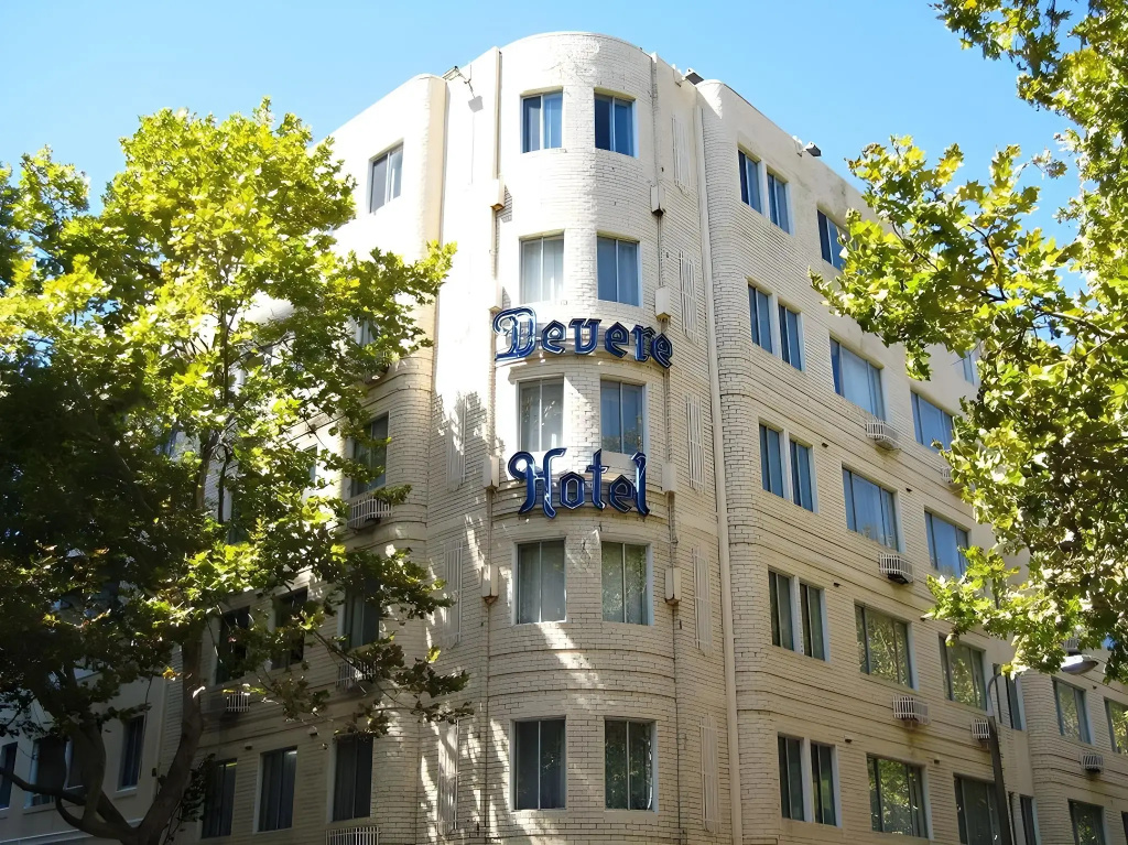 Devere Hotel