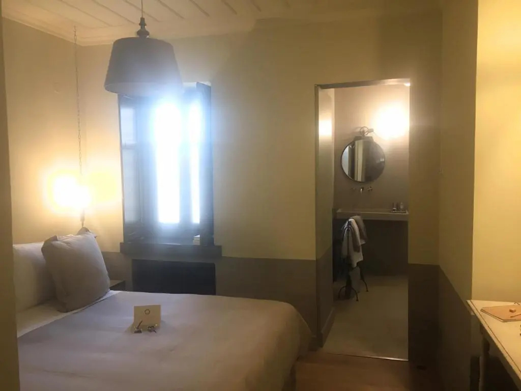 Deluxe Double room (full double bed)