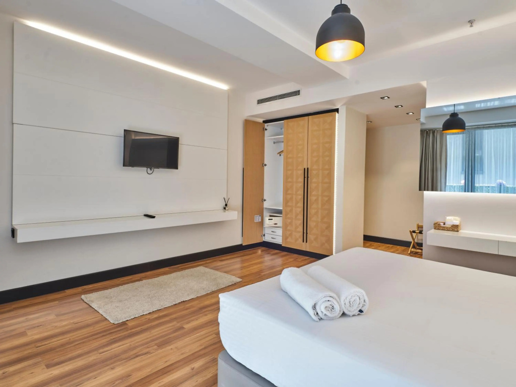 Four-G Hotel — 5