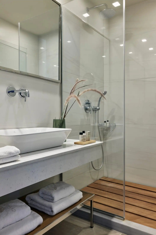 Junior Suite with land view