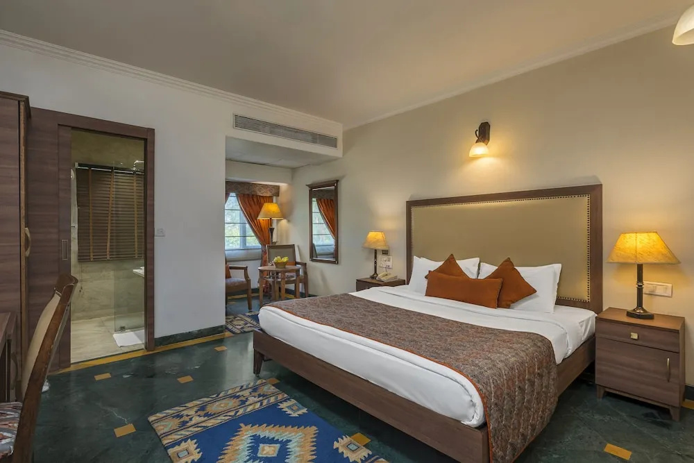 Deluxe Double room with garden view (full double bed)
