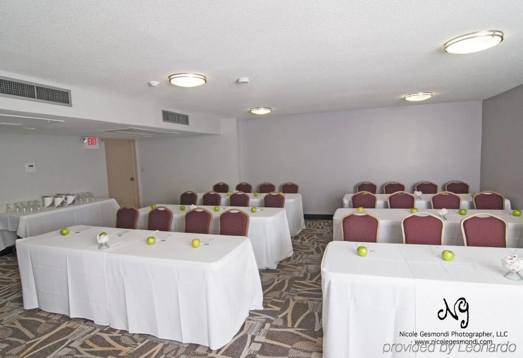 Clarion Hotel Seekonk - Providence - Général