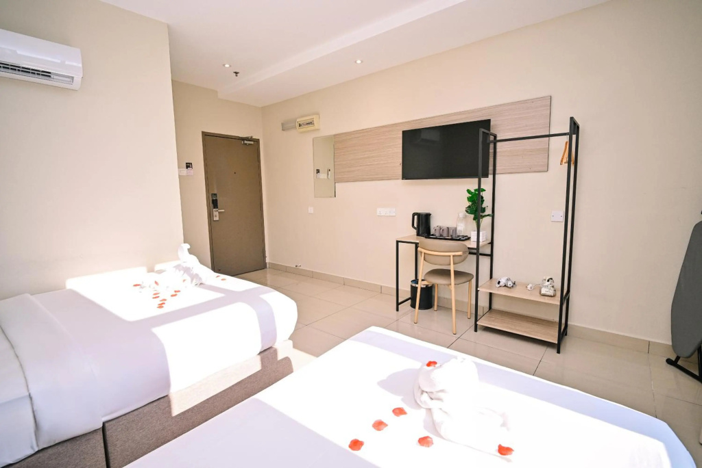 Отель Dolphin Hotel, Chow Kit Kuala Lumpur в Куала-Лумпуре