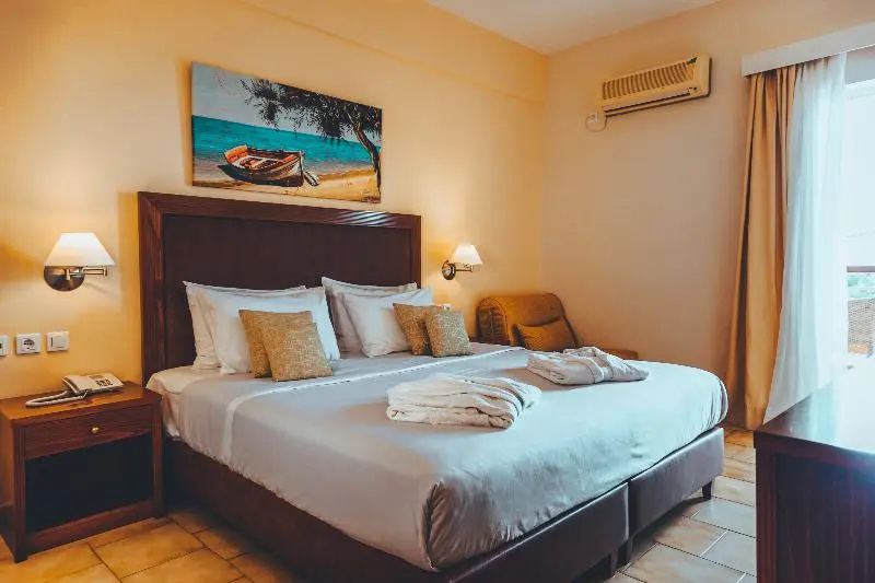 Standard Double room with garden view (full double bed)