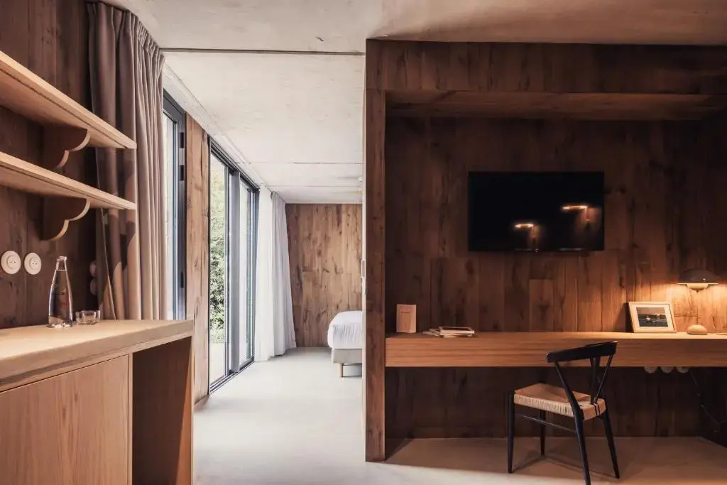 Suite with garden view