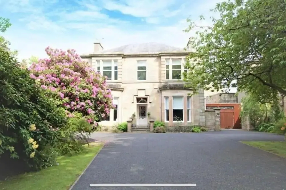 Burnock Lodge - Donnini Apartments