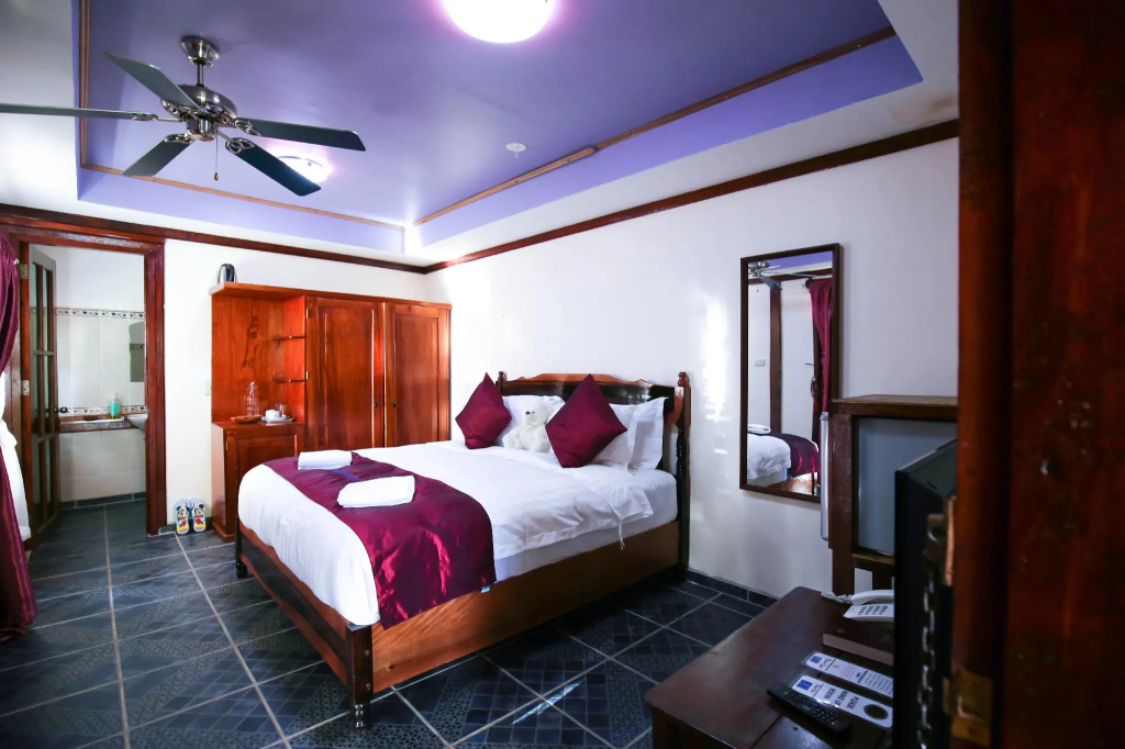 Premier Double room beachfront (full double bed)