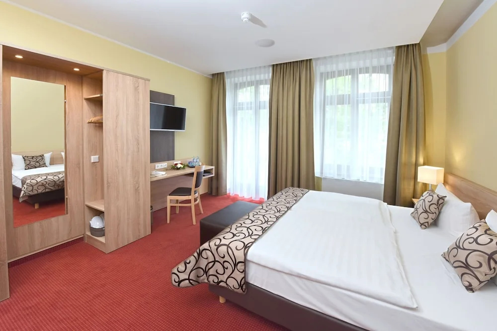Superior Double room (full double bed)