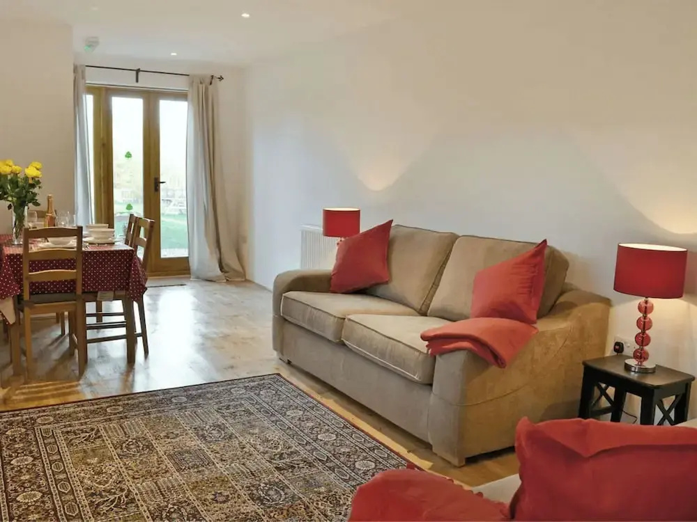 2 Bedrooms Cottage