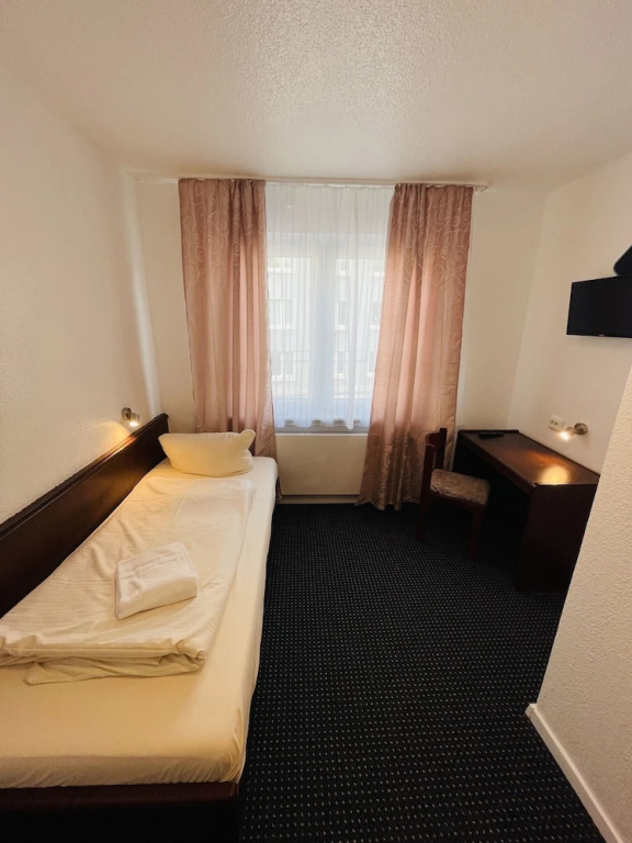 Standard Single room (single bed)