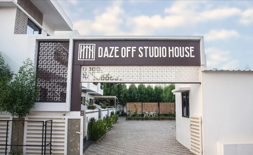 Daze Off Studio House