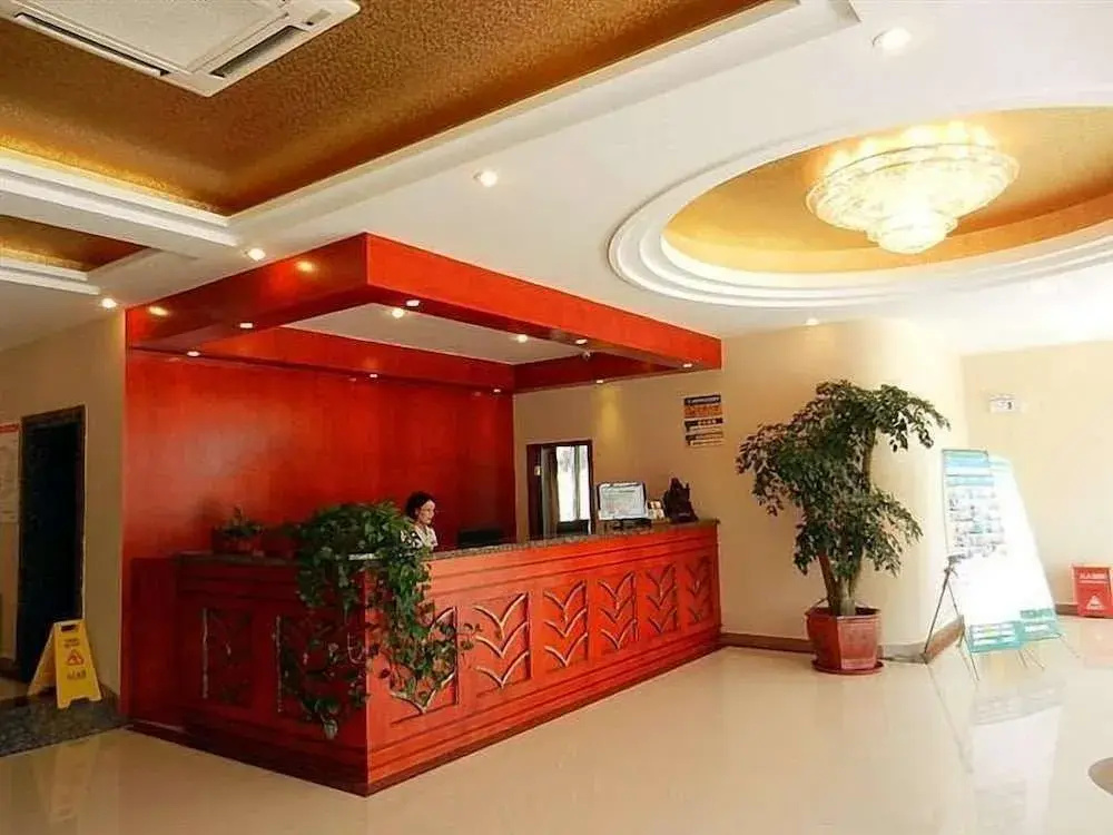 Lobby & Reception