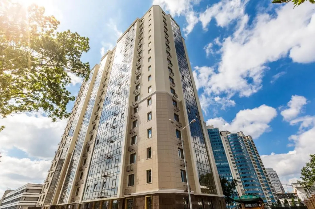 14 Floor Apart