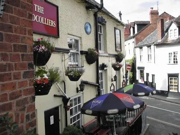 Woodcolliers Arms