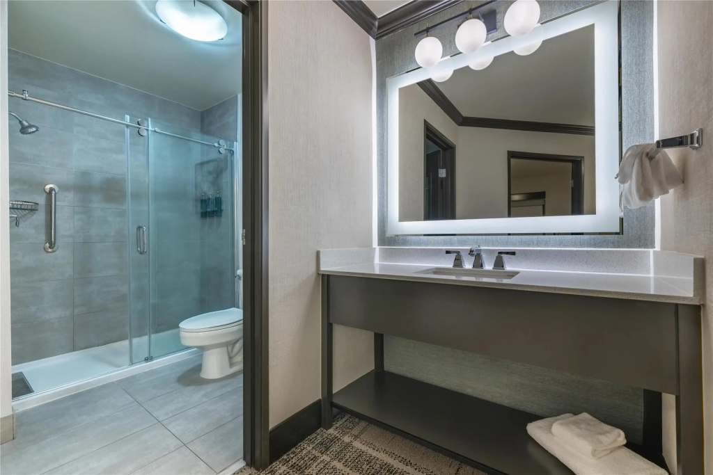 1 Bedroom Double Suite (full double bed)