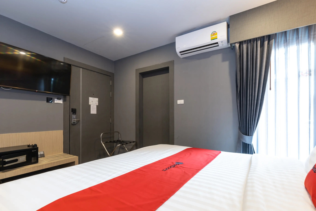 Отель Hyde Park Hotel Bangkok в Бангкоке