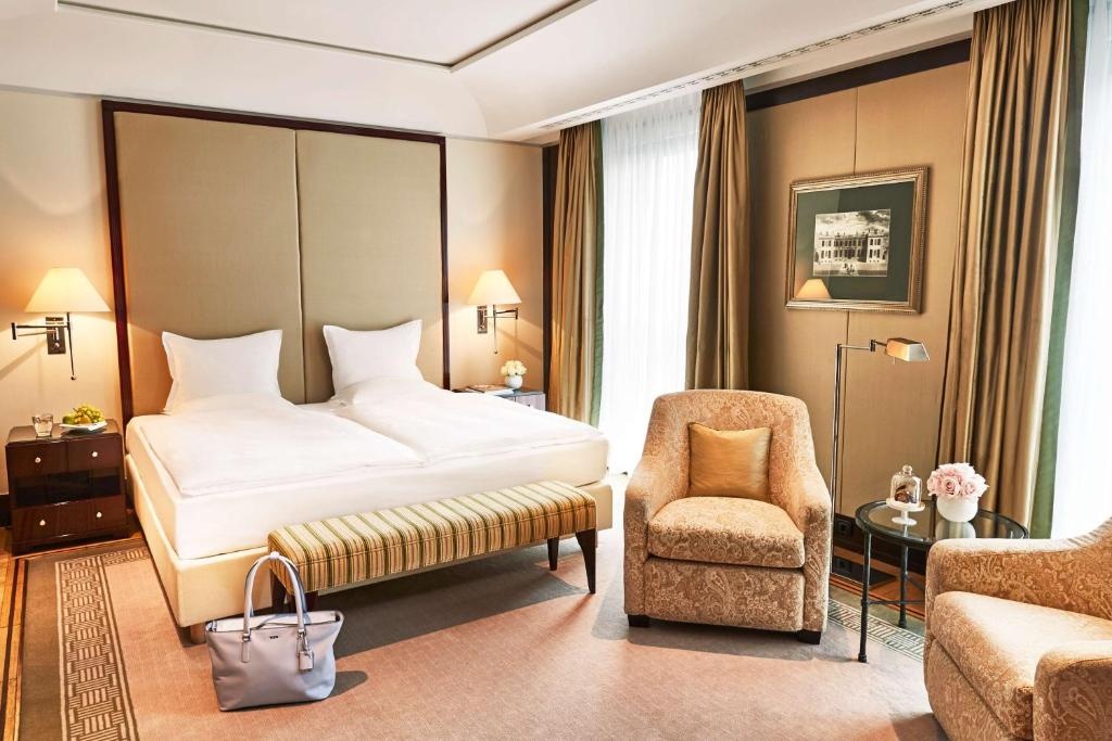 Executive Double room (full double bed) (king size bed)