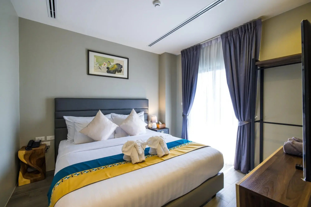 Kana Triple L Hotel — фото