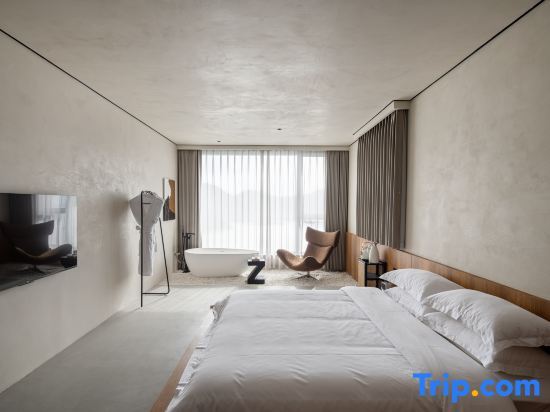Royal Dragon Airport Hotel