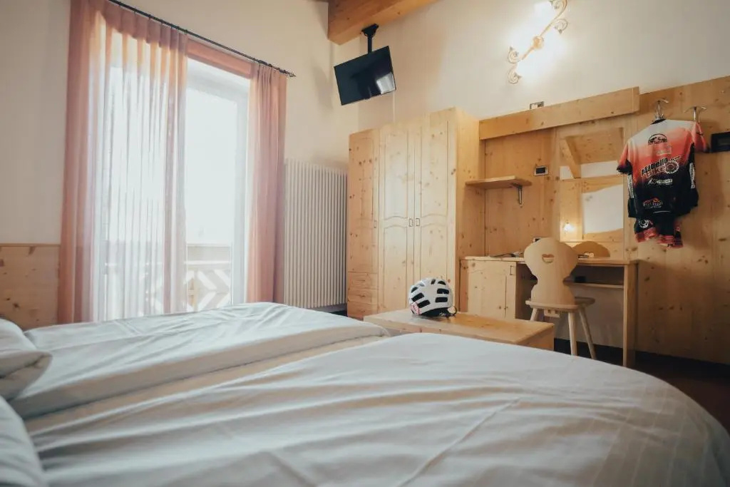 Superior Double room with mountain view (full double bed)