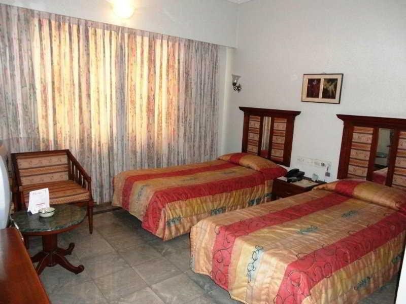 Hotel Amar Comforts — 2
