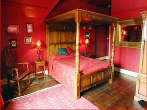 The Hunting Lodge - 7