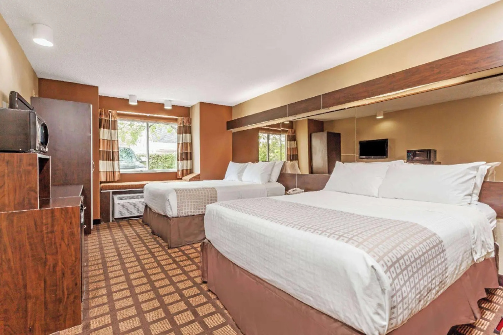 Microtel Inn & Suites By Wyndham Lexington — 3