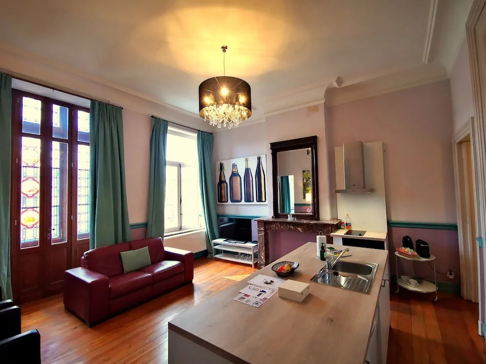 Deluxe Studio