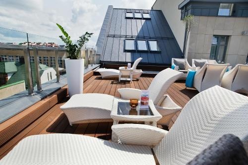 Balcony & Terrace