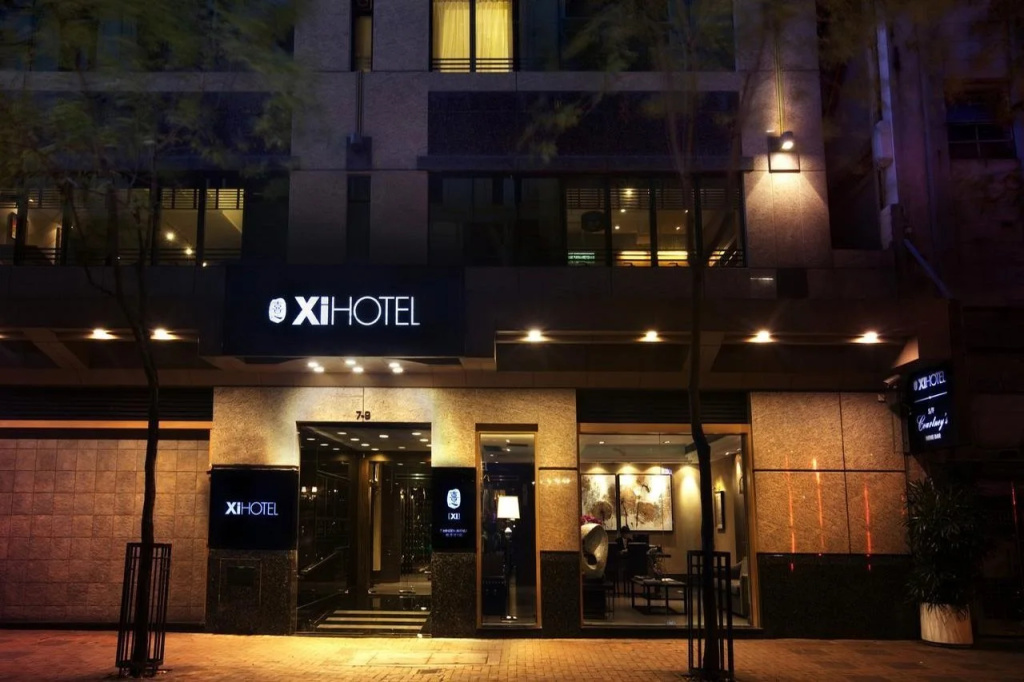 Xi Hotel — фото