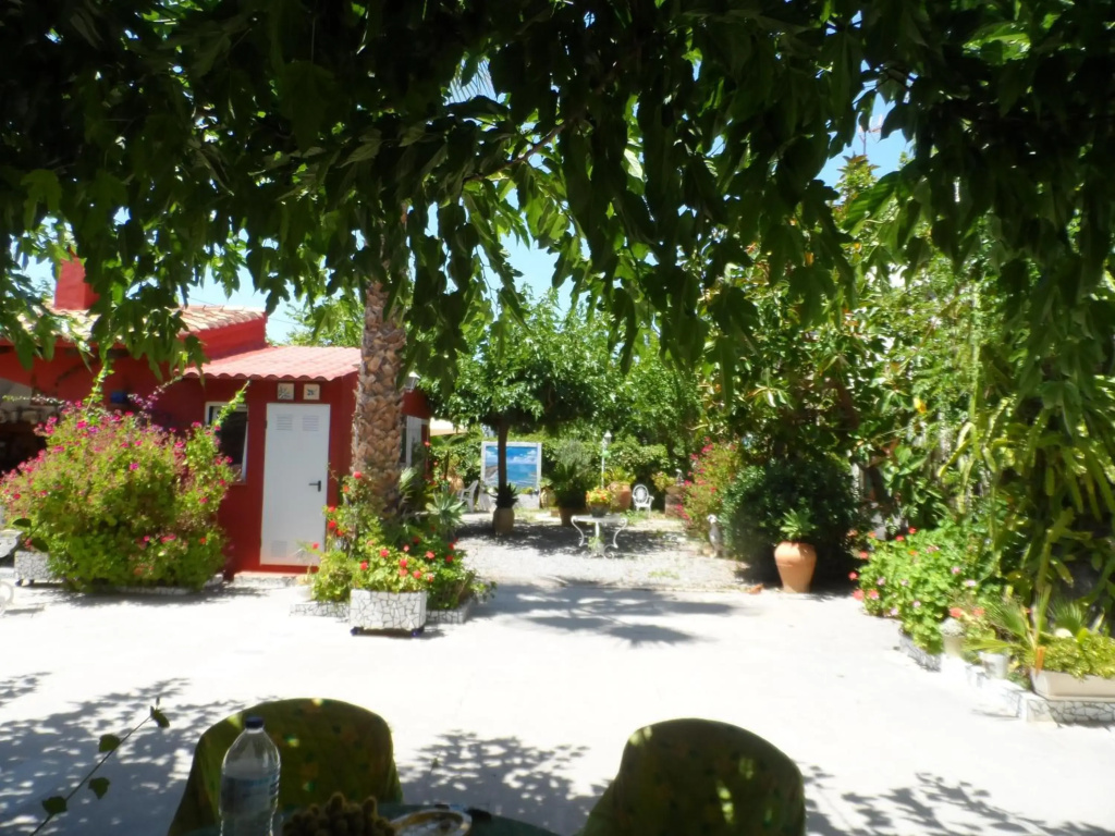 Casa con jardín frente Playa de Burriana