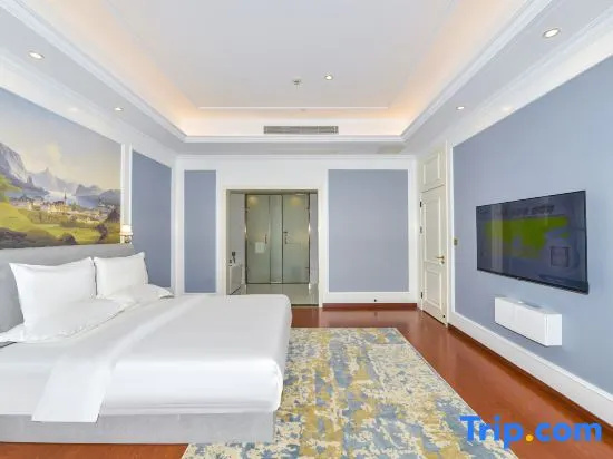 Standard Double room with lake view (full double bed)