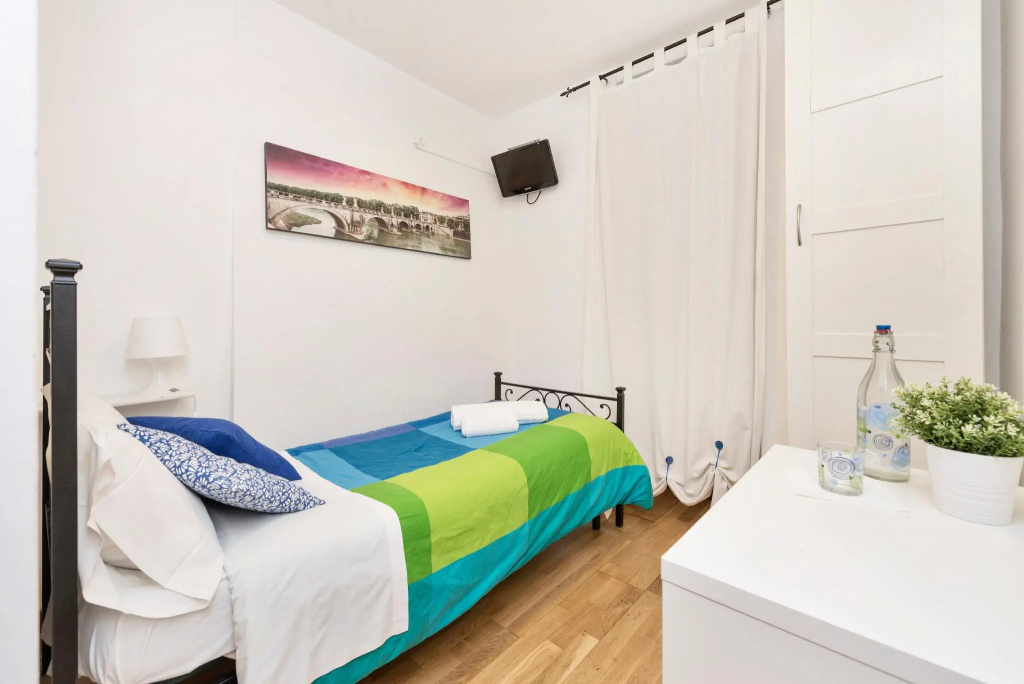 Economy room
