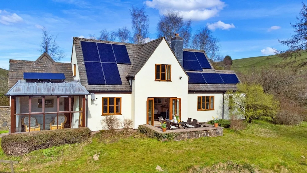Holiday Home in Mid Wales With Countryside Views