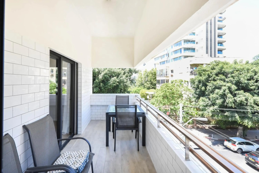 Serene 2BR in Dizengoff Square by HolyGuest