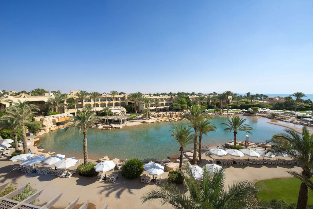Beach & Waterfront