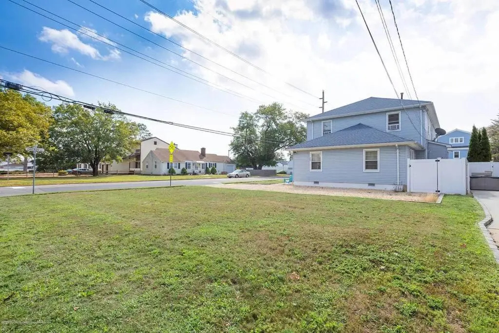 Spacious beach home ready for Family Memories!