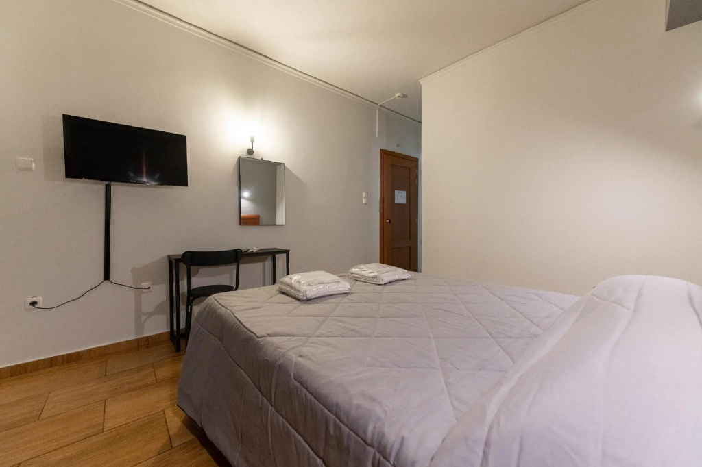 Double room (full double bed)