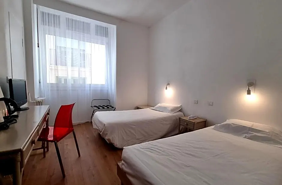 Economy Double room (twin beds)