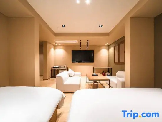 Double Suite (twin beds)