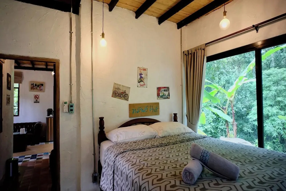 Poonsuk Villa with river view