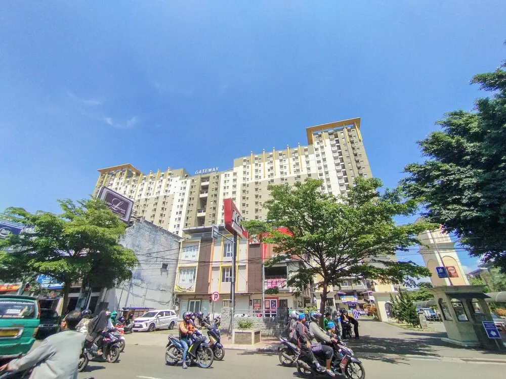 Urban 3Br At Apartment Gateway Ahmad Yani Cicadas