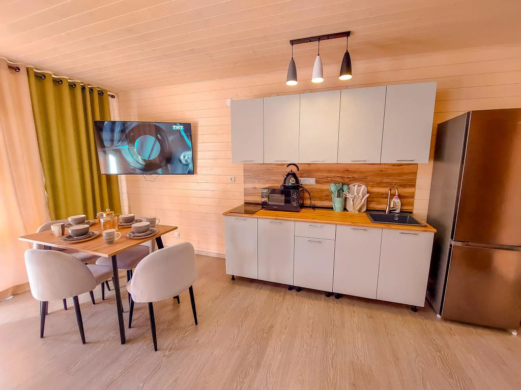 Superior Quadruple Cottage (full double bed and twin beds)