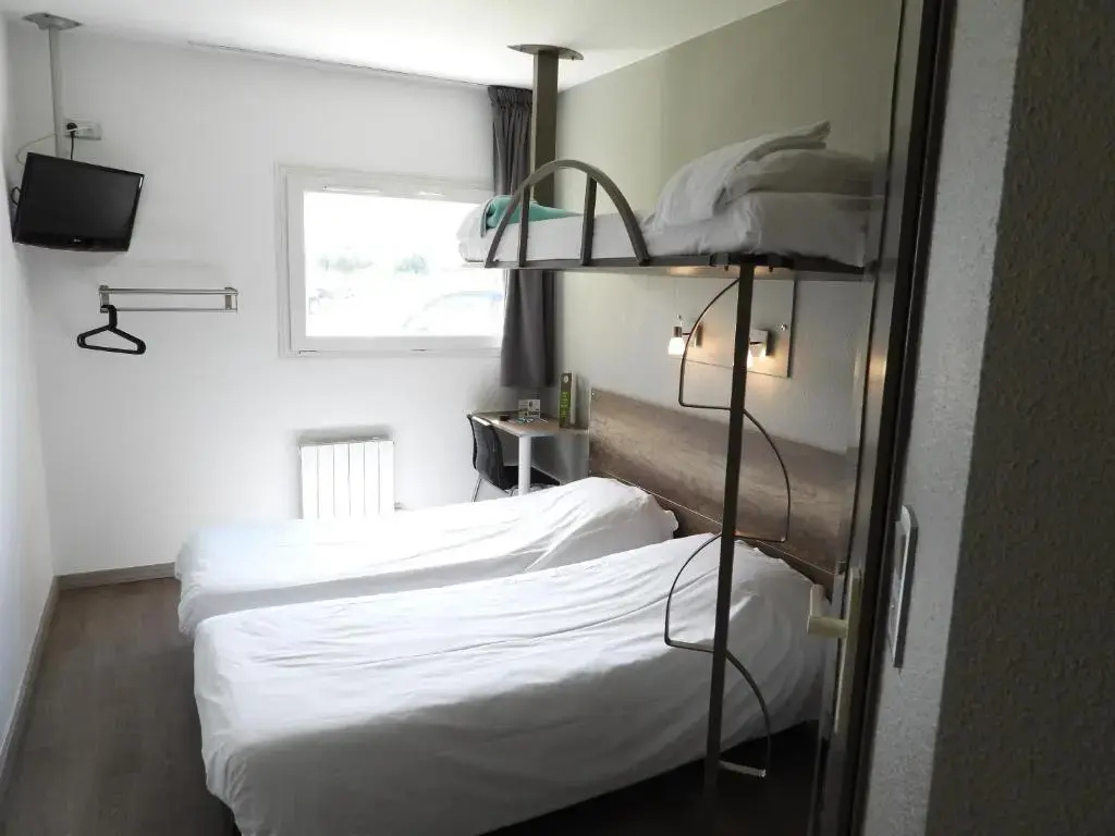 Economy room